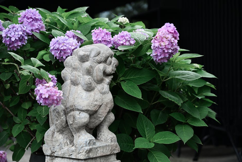 南京東郊園のアジサイと石獅子