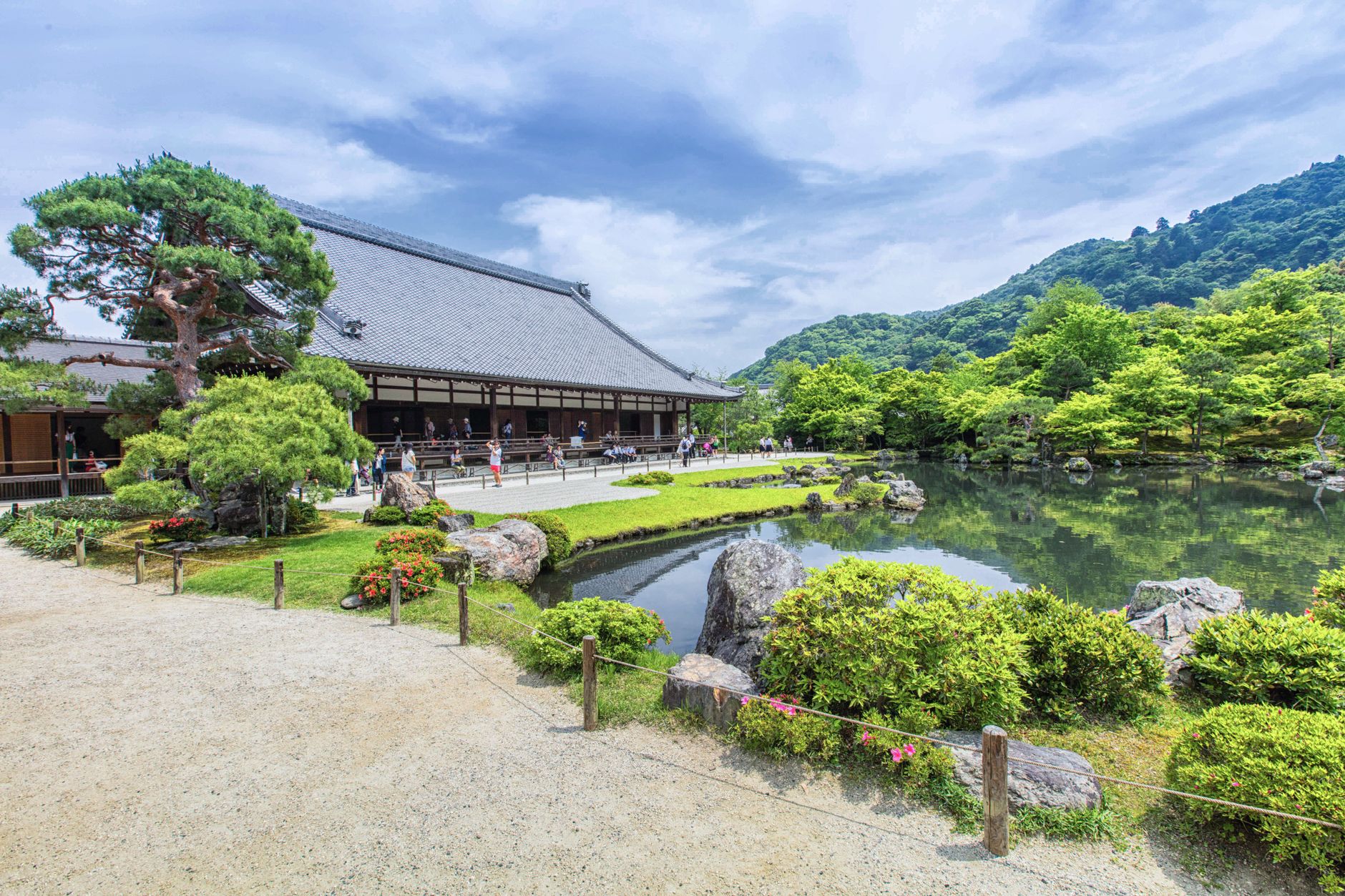 嵐山 天龍寺の曹源池庭園と大方丈